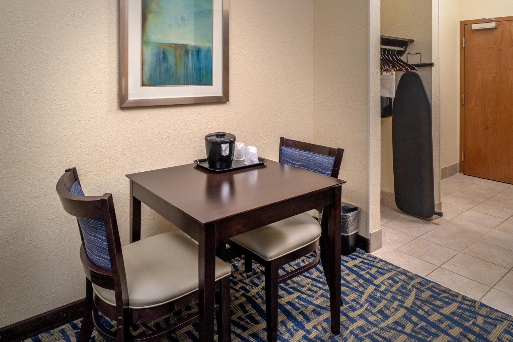 Holiday Inn Express & Suites Lebanon By Ihg Eksteriør bilde
